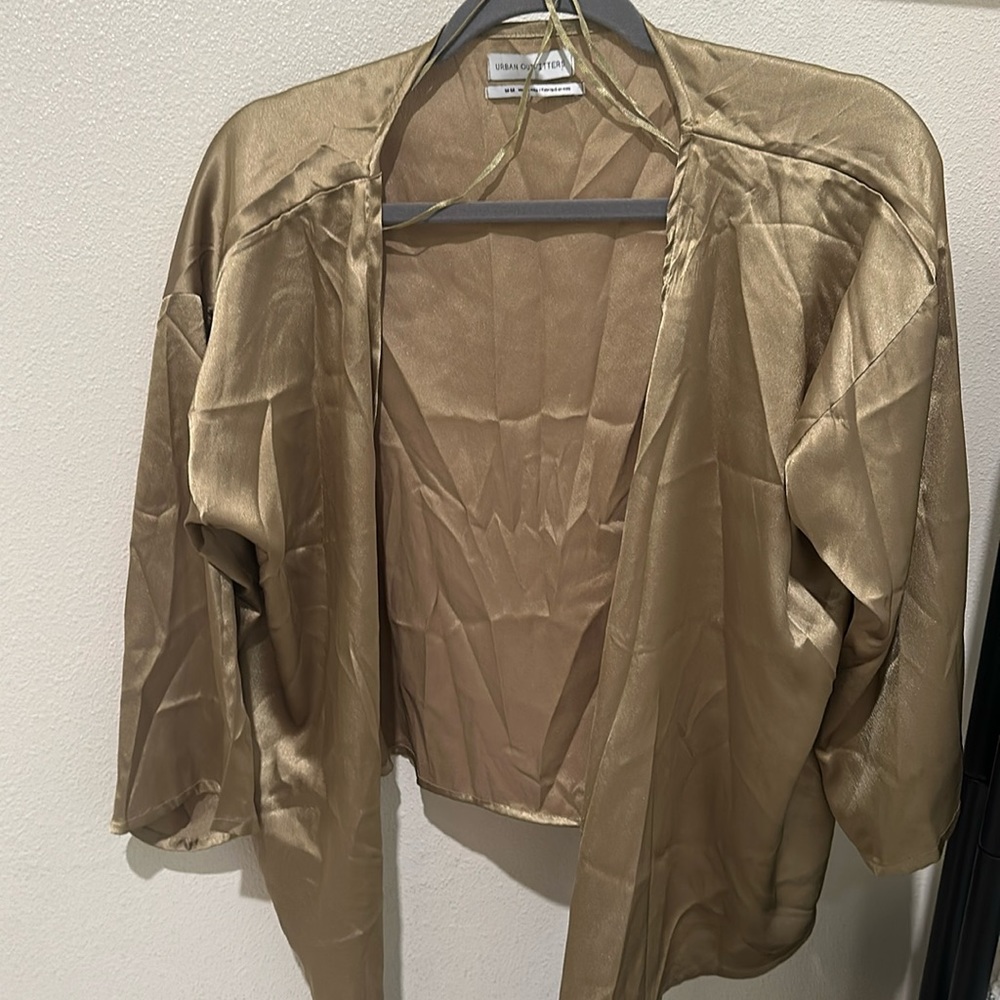 UO shirt wrap